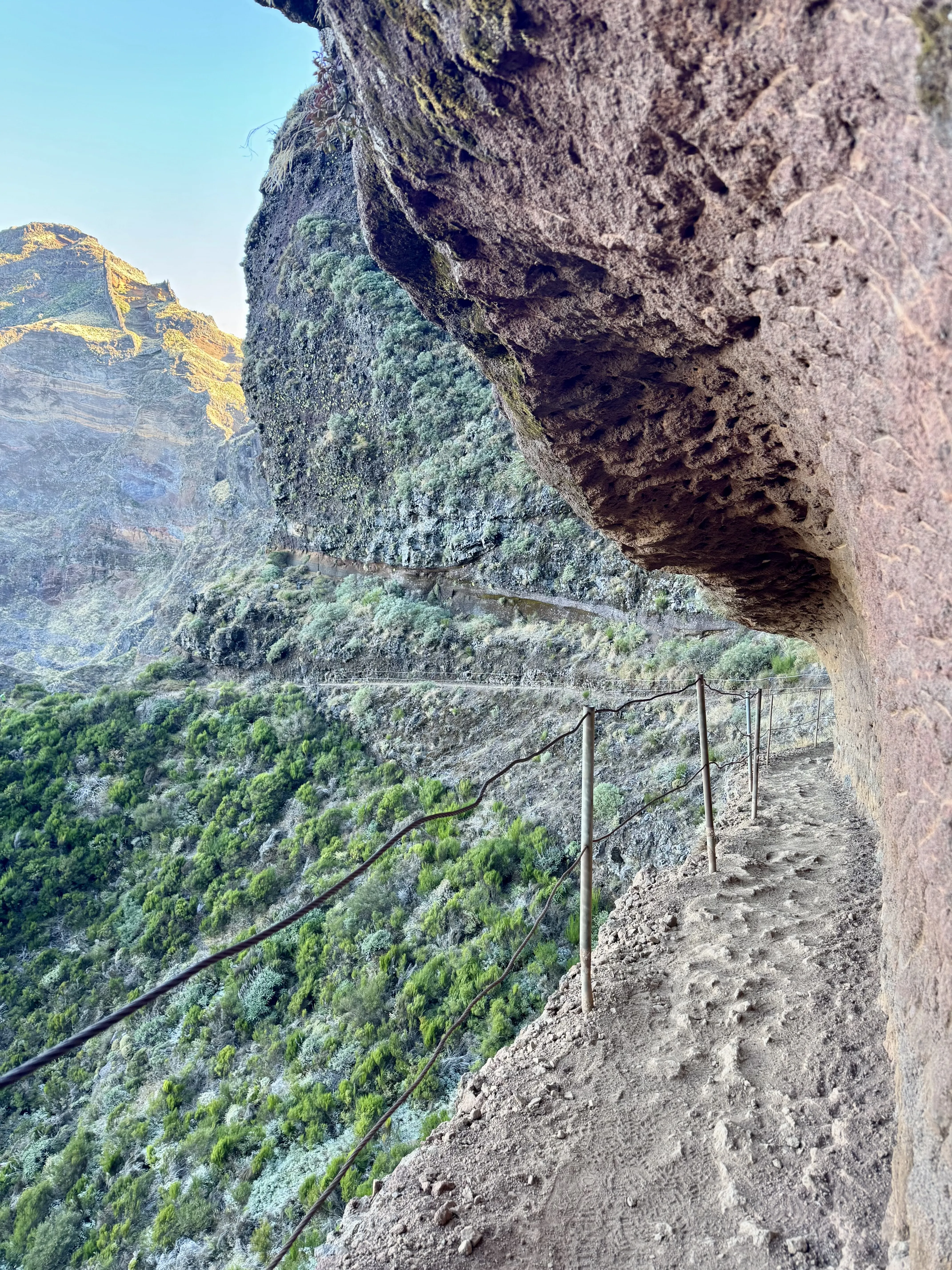 Pico do Areeiro to Pico Ruivo (PR1)