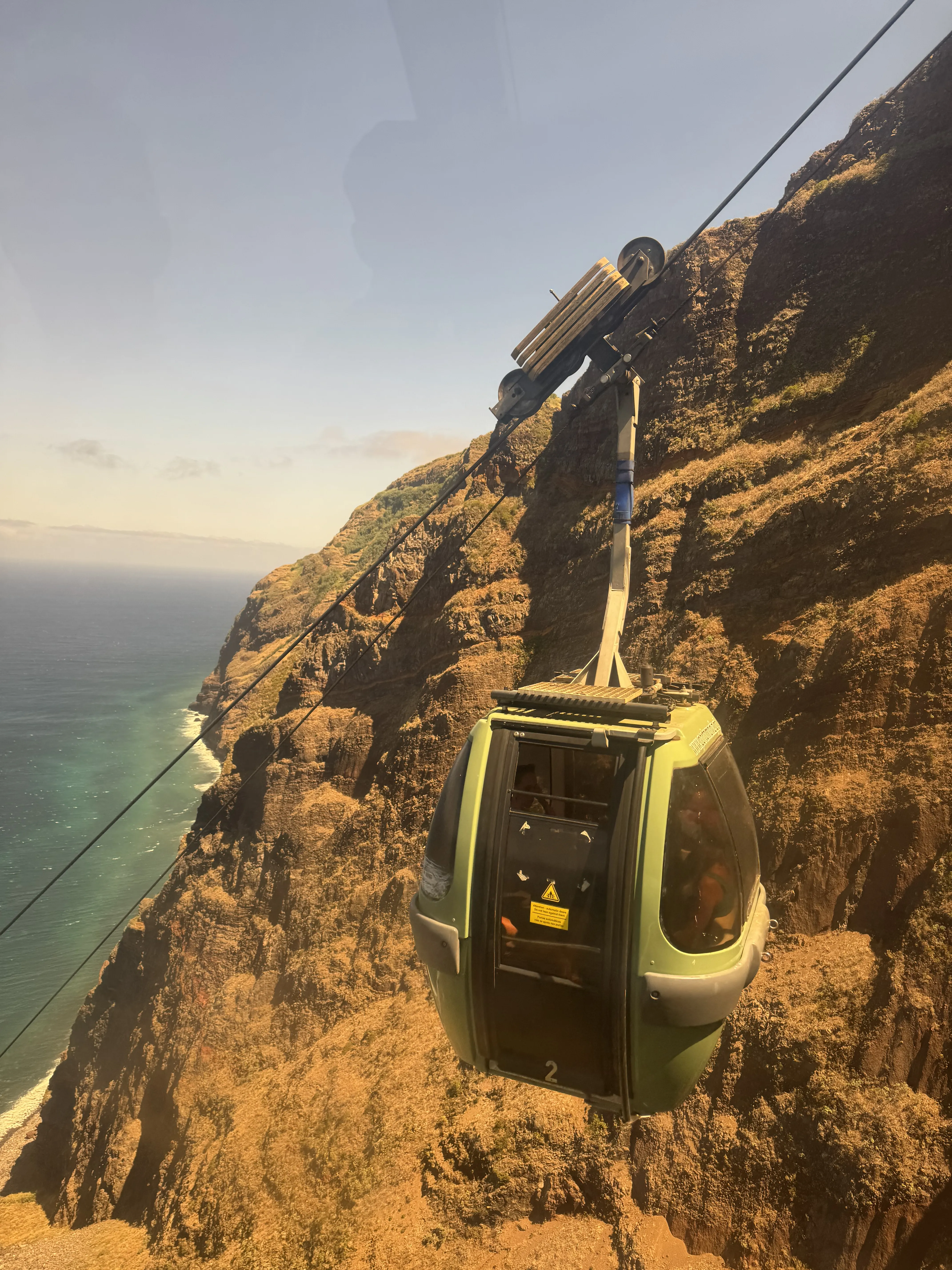Achadas da Cruz Cable Car via Vereda do Calhau